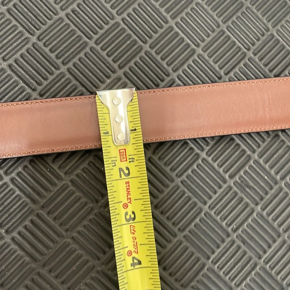 Round tree & Yorke brown full grain cowhide belt sz 48 one inch thick